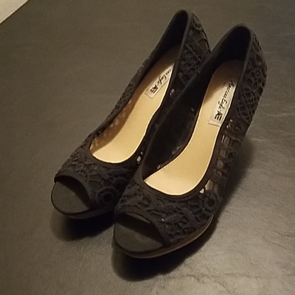 American Eagle Open Toe Embroidered Black Wedges - Picture 4 of 4